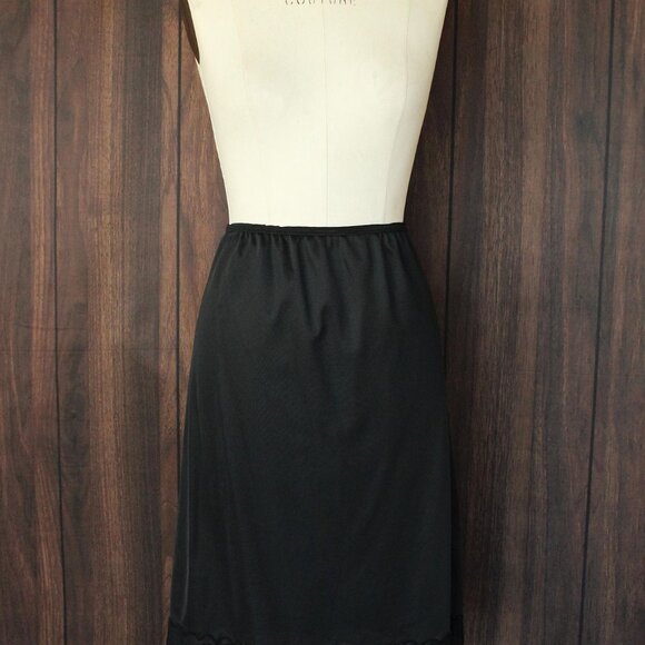 Vintage 1960s 1970s Half Slip, Carol Brent Black Nylon with Shamrock, Size Small - Picture 2 of 10